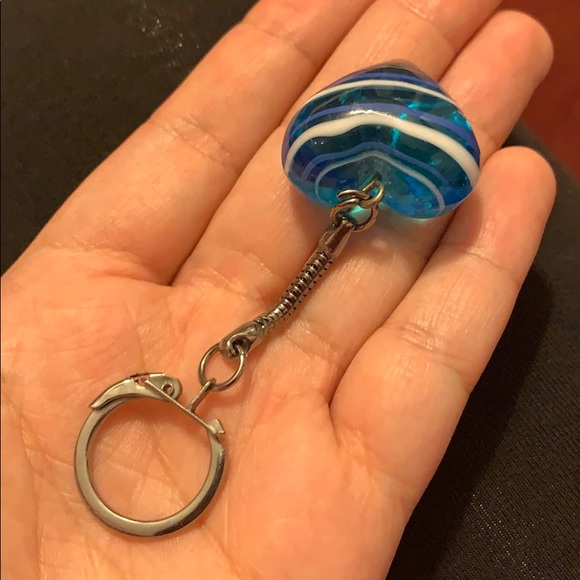 Heart Keychain - Picture 4 of 4